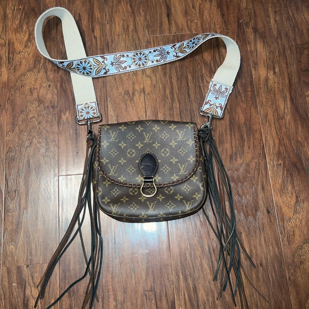 Revamped Louis Vuitton Crossbody- St Cloud GM